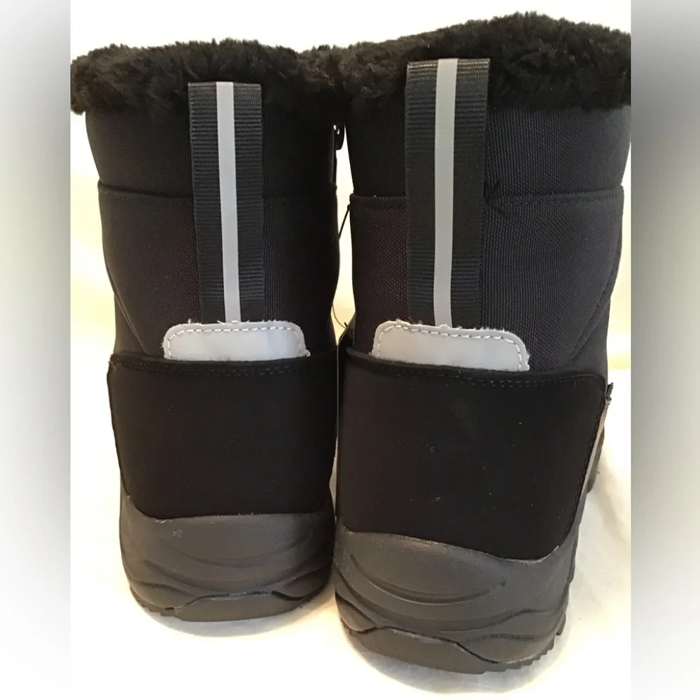 Silentcare  mens waterproof hiking, skiing, fishing fur lined boots NWT
